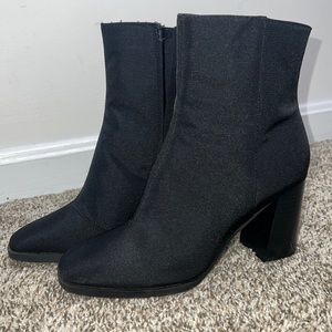 NWOT Dolce Vita Booties